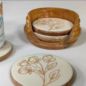 Dessous de verre en noyer Dessous de verre en bois Tasse en noyer Dessous de verre Ensemble de 6 pièces pour table en bois Cuisine en bois - Product Image 1