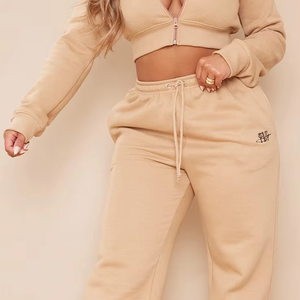 Nouveau survêtement d'hiver élégant avec logo personnalisé sur le devant, hauts courts à épaules tombantes, sweats à capuche, jogging, ensemble 2 pièces pour femmes - Product Image 1