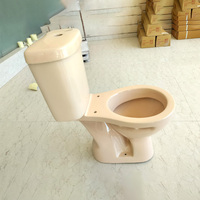 Moderne Beige Irani Wc Keramische Wc-Wc-Wc-Bril Met Watertank Zacht Gesloten Stoelhoes Voor Badkamer Tweedelig Wc-Toilet