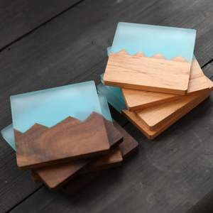 Posavasos de madera y resina duraderos elegantes, posavasos de madera de forma cuadrada para decorar el hogar y los accesorios de cocina - Product Image 1