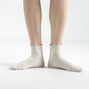 Calcetines de Algodón Ecológicos para Mujer, Diseño de Lunares, Color Pastel, Diseño con Volantes, Calcetines Coreanos para Uso Diario, Kikiya - Product Image 4