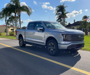 Nuevo USADO LHD/RHD 2022 FORD F-150 LIGHTNING LARIAT - Product Image 3