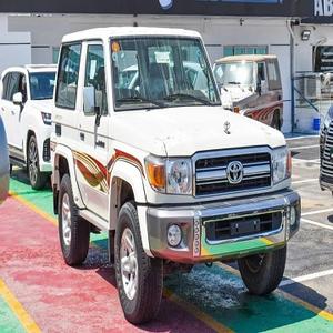 TOYOTA LAND CRUISER 76 USADO, TECHO DURO, LX LIMITED V8 2021, VOLANTE A LA IZQUIERDA, ASIENTOS DE CUERO, CÁMARA TRASERA, 6 ASIENTOS, TECHO SOLAR - Product Image 6