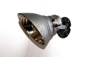 Lámpara de Pared Moderna de Lujo en Metal Plateado, Diseño Irregular, Duradera, Fácil de Instalar y Mantener, para Iluminación de Dormitorio y Sala de Estar - Product Image 4