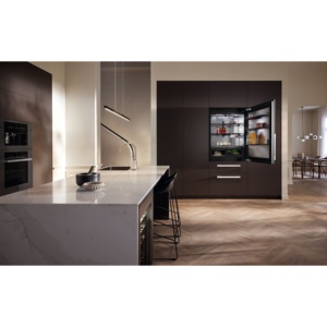 Soldes Exceptionnelles : Réfrigérateur KFMC3846R 36 Pouces Master Cool, Réfrigérateur/Congélateur Électrique Prêt à l'Intégration avec Porte à Charnière Droite et Bande de Garniture Élevée - Product Image 6