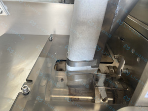 Machine d'emballage entièrement automatique pour sachets de thé intérieurs et extérieurs avec ficelle, étiquette et enveloppe pour mélanges de tisanes - Product Image 6