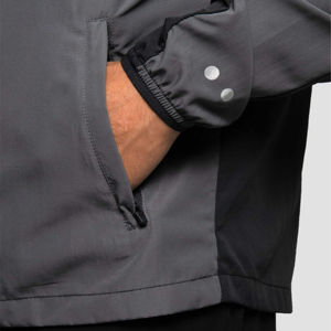 Chaqueta con capucha vintage con bolsillo frontal para arranque de otoño personalizada, chaqueta cortavientos impermeable ligera para hombre - Product Image 6