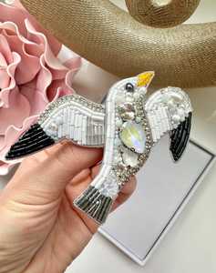 Broches perlées Broche design faite à la main. Accessoires de haute qualité. Broche design unique. Baby shower meilleur cadeau. - Product Image 1