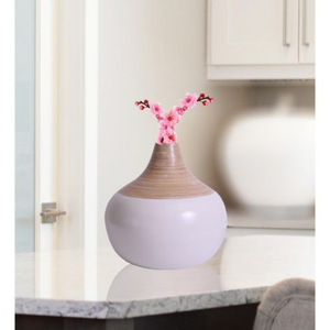 Florero de bambú hecho a mano de Vietnam con acabado brillante para decoración moderna ecológica del hogar y soluciones de regalos éticos - Product Image 1