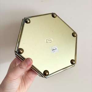 Caja de anillo de cristal con forma hexagonal de diseño estético, organizador de joyas hecho con marco de cristal y metal para compromiso de boda - Product Image 6