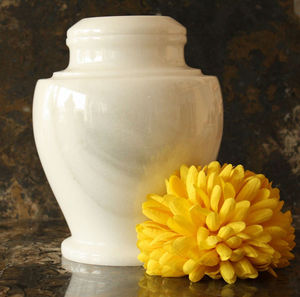 Urna de mármol de cebra negra hecha a mano para mascotas, urna de ceniza de cremación funeraria de Europa del Este para servicios conmemorativos de mascotas - Product Image 4