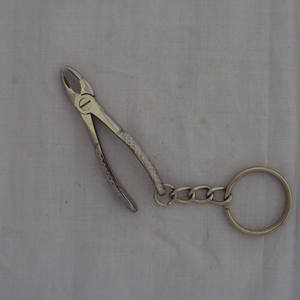 Dentiste LED Porte-clés En Acier Inoxydable Instruments Dentaires Charme Hygiène Outils Léger Cadeau pour Assistante Dentaire Professionnels - Product Image 4