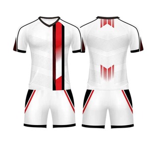 Uniformes de football personnalisés pour hommes, vêtements de sport de football en polyester respirant avec logo du club, maillot haut et short pour l'entraînement - Product Image 2