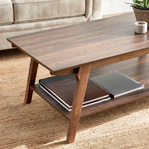 Table cylindrique ronde élégante en or conçue pour les chambres à coucher et les coins décoratifs avec un attrait intemporel - Product Image 3