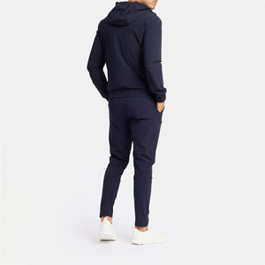 Conjunto Deportivo Personalizado para Hombre con Logotipo, Sudadera con Cremallera y Pantalones Jogger, Fabricante de Conjuntos Deportivos para una Comodidad Elegante y Transpirable - Product Image 3