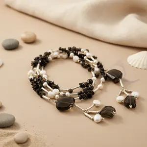 Collar de Plata de Ley para Mujer con Ónix Negro y Perla, Elegante Accesorio de Joyería - Product Image 1