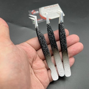Pinzas profesionales de Extensión de pestañas con purpurina en blanco y negro Ombre de dos tonos Diseño puntiagudo de fibra de acero inoxidable sostenible - Product Image 4