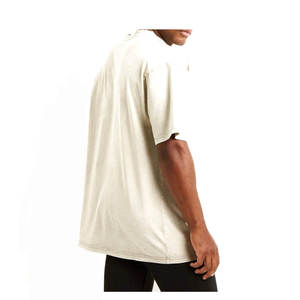 T-shirt à manches courtes à col rond pour homme de qualité supérieure personnalisé, conçu pour un confort et un style supérieurs toute la journée - Product Image 1