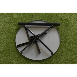 Table de patio ronde moderne Table de bistro d'extérieur Table à manger de petit espace avec base en métal et dessus en faux bois pour balcon et jardin - Product Image 4