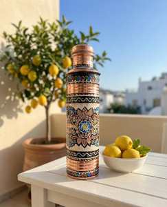 Botella de Agua Potable de Cobre Elegante, Producto de Moda, Suministro al por Mayor, MOQ Bajo para Uso Diario de Hidratación - Product Image 1