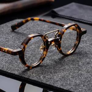 Lunettes optiques élégantes de qualité supérieure en écaille de tortue - Product Image 5
