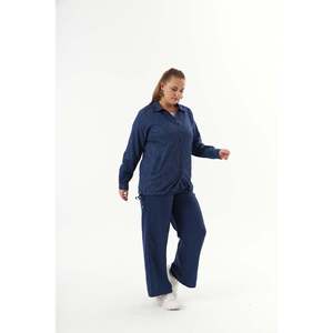 Ensemble deux pièces RMG grande taille en tissu indigo chatoyant, chemise et pantalon, avec manches à boucle D pliables et détails à œillets - Product Image 2