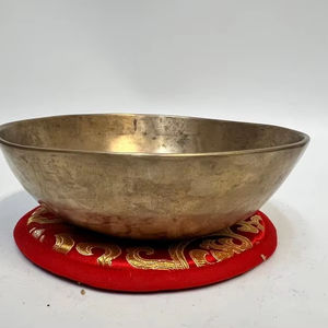 Bol chantant tibétain fait à la main pour la méditation Guérison Son profond Yoga Outil de relaxation de 6.2 pouces - Product Image 1