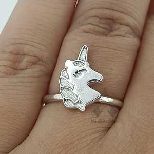 Anillo de Plata Hecho a Mano con Unicornio, Chapado en Oro de 18K, Joyería con Incrustaciones, Anillo de Plata de Ley para Niños, Regalo Único y Mágico - Product Image 2