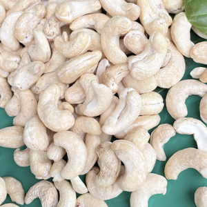 Noix de cajou grillées directement en usine Noix de cajou W320 Noix de cajou avec emballage personnalisé - Product Image 1