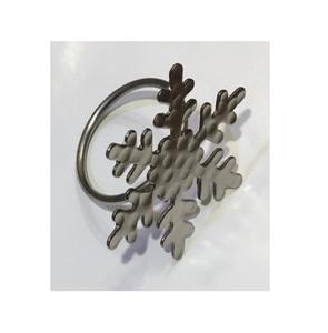 Anneau de serviette en argent flocon de neige, élégant, fait à la main, sur le thème de l'hiver, pour la décoration de table festive - Product Image 1