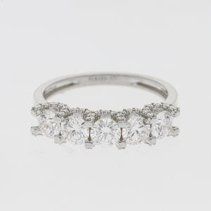 Bague en or jaune 14 carats à cinq pierres avec diamants de style élégant taille brillante bague en diamant naturel pavé d'accent - Product Image 2