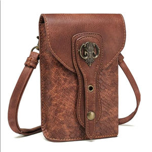 Riñonera medieval de cuero hecha a mano clásica con artesanía tradicional para ferias históricas y disfraces de estilo vikingo - Product Image 4