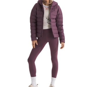 Chaqueta acolchada de alta calidad para mujer, nuevo estilo personalizado de fábrica, chaqueta acolchada impermeable para invierno y exteriores con cierre de cremallera para mujer - Product Image 3