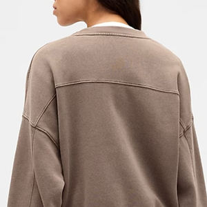 ราคาโรงงานสำหรับการสั่งซื้อจำนวนมาก เสื้อสเวตเชิ้ตครอปผู้หญิงแบบสวม ดีไซน์ทันสมัย / วัสดุคุณภาพสูง นุ่ม สวมใส่สบาย - Product Image 5