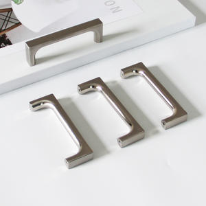 Tiradores Modernos de Aleación de Zinc para Gabinetes y Cajones, Acabado Níquel Cepillado, Herrajes para Muebles TRACLAP ZL3500-1, Rectangulares y Duraderos para Cocina - Product Image 1