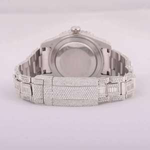 VVS Baguette Ronde Moissanite Diamant Clouté Montre De Luxe Entièrement Glacé Diamant Quartz Mouvement Style Hip Hop pour Hommes et Femmes. - Product Image 4