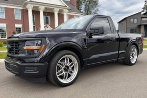 F-150 XL 4x4 2024, V8 suralimenté, 4 roues motrices - Product Image 1