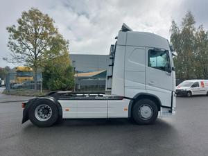 Nuovissima luce di trasmissione automatica 469 CV interno VO LVO FH 460 Globetrotter 4x2 contenitore VEB-I Shift 345KW 2 serbatoi a sinistra - Product Image 3