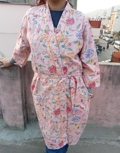 Belle robe Kimono en coton imprimé numérique Robe de bain à fleurs grande taille vêtements de nuit respirants doux pour femmes été longueur au genou - Product Image 5