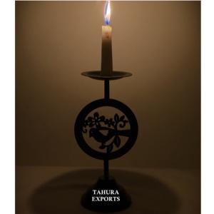 Bougeoir mince en fer noir avec haut profil étroit et aspect oiseau laser pour une lumière contemporaine élégante dans des intérieurs raffinés - Product Image 1