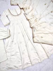 Hermoso diseño de Anarkali con bordado de lentejuelas, Salwar Kameez para mujer, vestido étnico indio pakistaní, vestido abaya de Pakistán. - Product Image 2