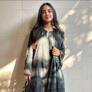 Top y pantalón de trabajo Moti de corte bordado con Secuencia de Georgette de imitación Premium con Dupatta bordada con secuencia - Product Image 2