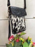 Sac bandoulière en cuir véritable de vachette, sculpté à la main, petite taille, pochette pour téléphone, sac à main avec pompon décoratif et fermeture éclair, pochette de poignet