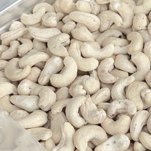 Usine directement noix de cajou crues en gros 160 180 240 couleur blanche Santigo usine avec emballage personnalisé - Product Image 1