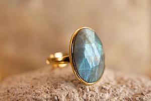 Anillo de Labradorita Azul Fuego Natural, Chapado en Oro de 18k, Hecho a Mano, Piedra Preciosa de Labradorita, Joyería para Mujer, Anillo de Boda, Regalo para Mujer - Product Image 3