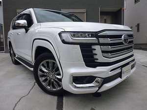 Berline 2022 AWD avec intérieur en cuir foncé, conduite à gauche, sièges en cuir, pneus R18, Euro IV, en parfait état - Product Image 3