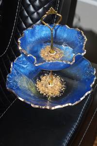 Support de gâteau en résine à haute demande pour mariage et fête d'anniversaire support de gâteau pour hôtels Look moderne support de gâteau en résine en métal 2025 - Product Image 1