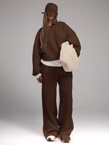 Ensemble de survêtement décontracté pour femmes, style streetwear, conçu pour le fitness, l'entraînement et le confort quotidien - Product Image 3