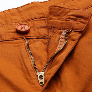 Pantalon cargo pour hommes de qualité supérieure du fabricant pakistanais en toile légère taille moyenne basse quantité minimale de commande quantité en vrac - Product Image 4