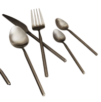 Ensemble de couverts en acier inoxydable au design de luxe finition mate pour la cuisine et la fête de mariage pour un look royal à la maison et au restaurant